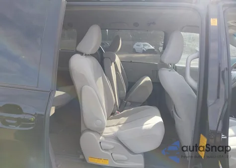 2011 Toyota Sienna Le V6 z USA, uszkodzony, nr VIN 5TDKK3DC0BS164213